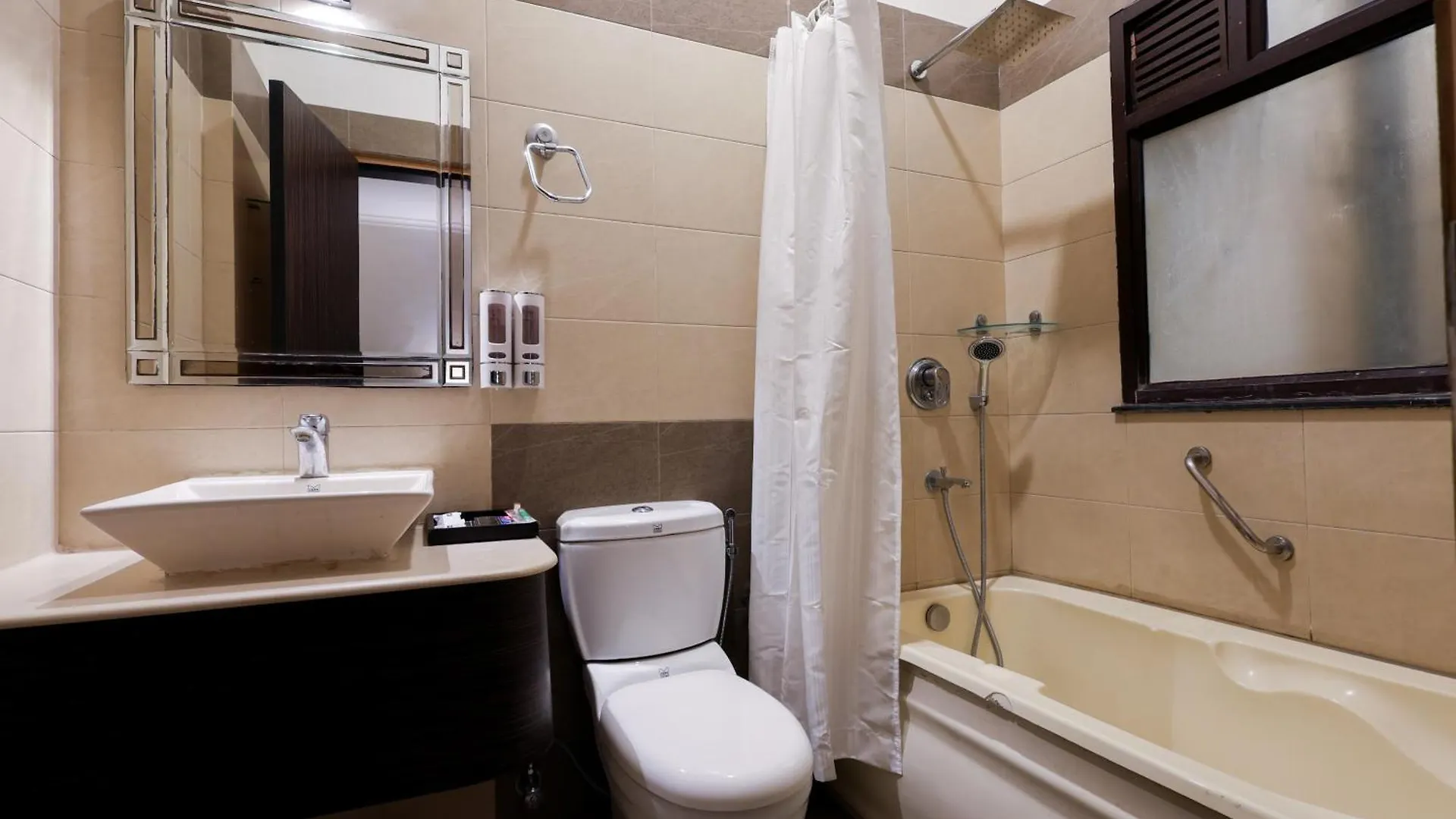 Hotel Sk Premium Park Ggn Gurgaon Indie