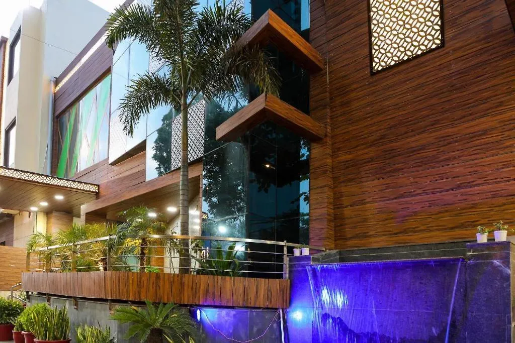 Hotel Sk Premium Park Ggn Gurgaon Indie