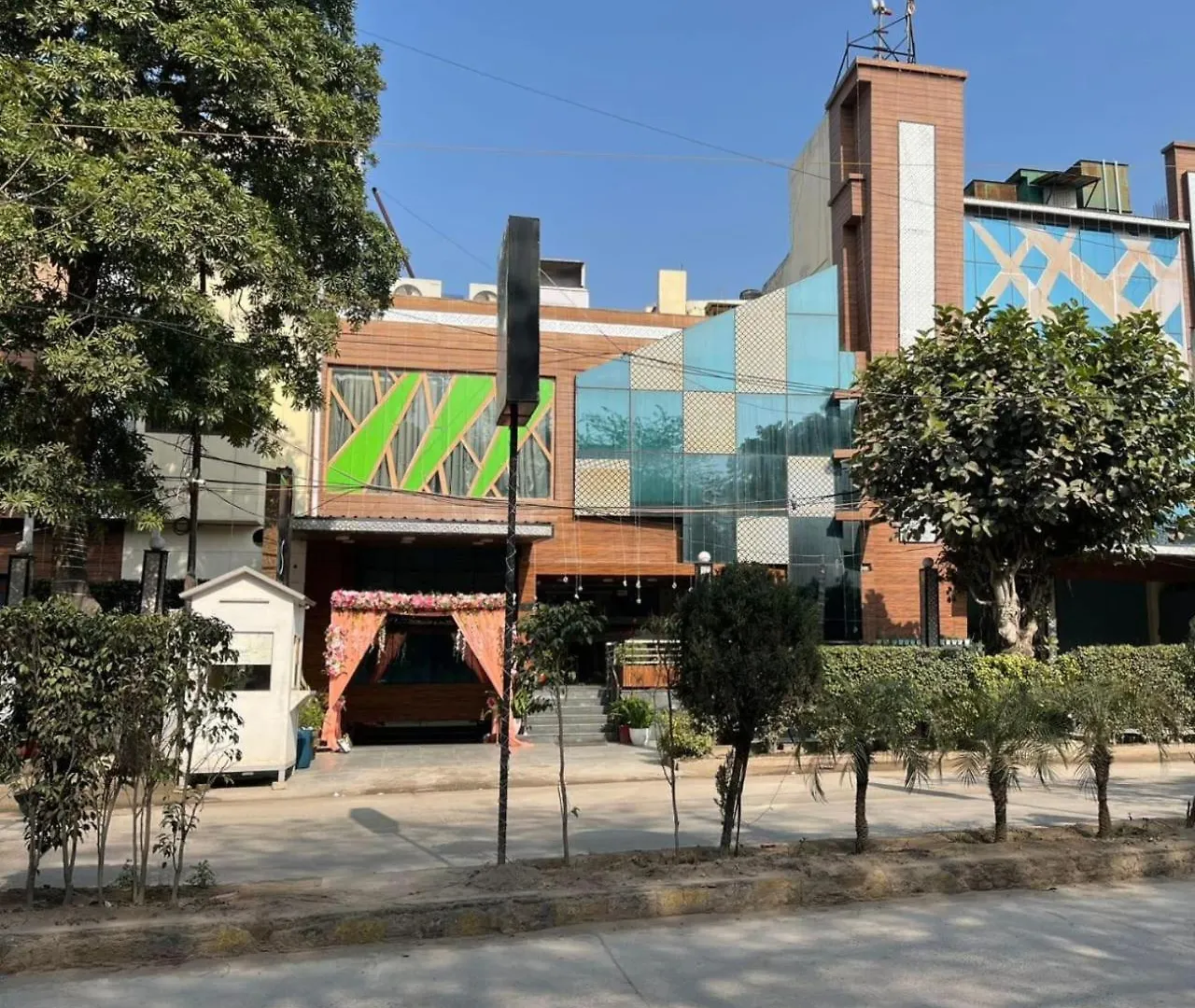 ***  Hotel Sk Premium Park Ggn Gurgaon Indie