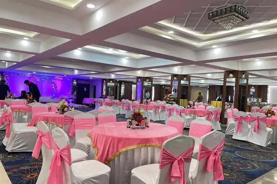 فندق Sk Premium Park Ggn غورغاون 3*,